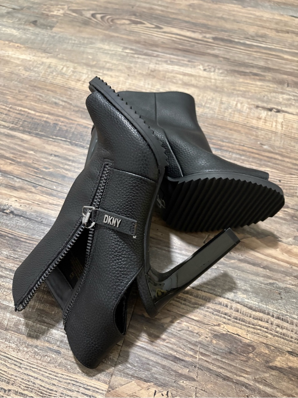 DKNY Women’s 4” High Heels $20.00 Size 7.5 Never Worn